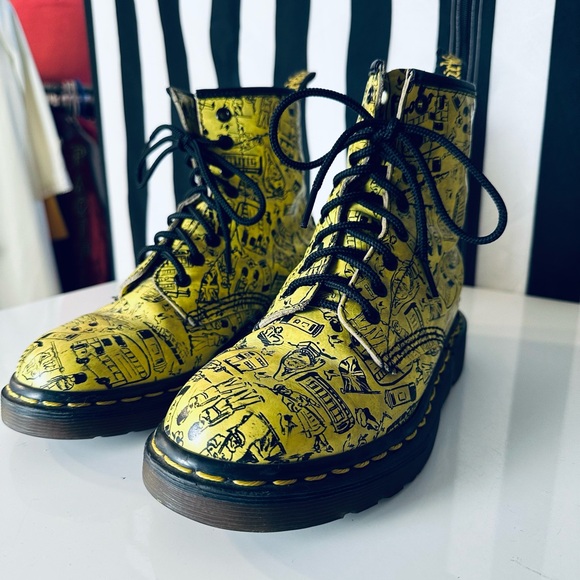 Dr Martens Getta Grip Yellow London Print 10 eyelet Steel Toe Boots - England - Picture 5 of 11